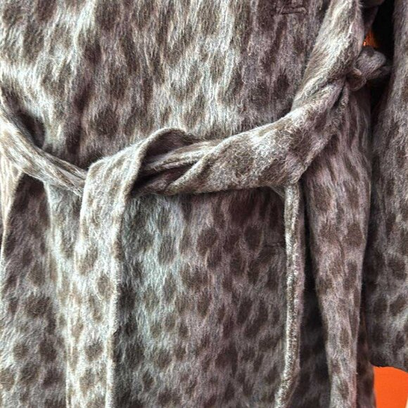 Old Navy Soft Brushed Gray Leopard Print Coat Size 2X - Picture 6 of 7